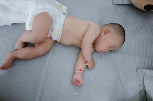 府谷孕妇显怀早的原因
